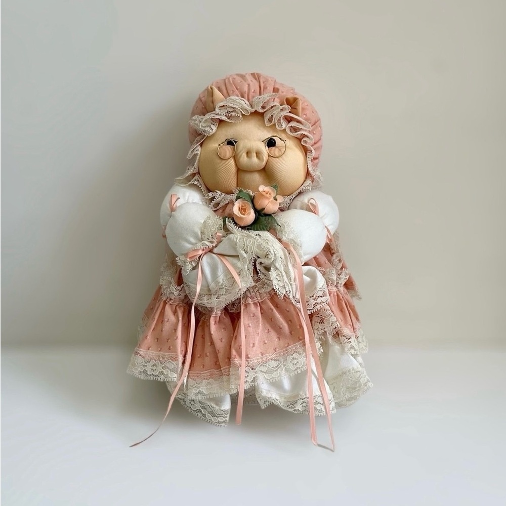 Vintage Grandma Priscilla Pig Soft Sculpture Table Decor Doll Plush